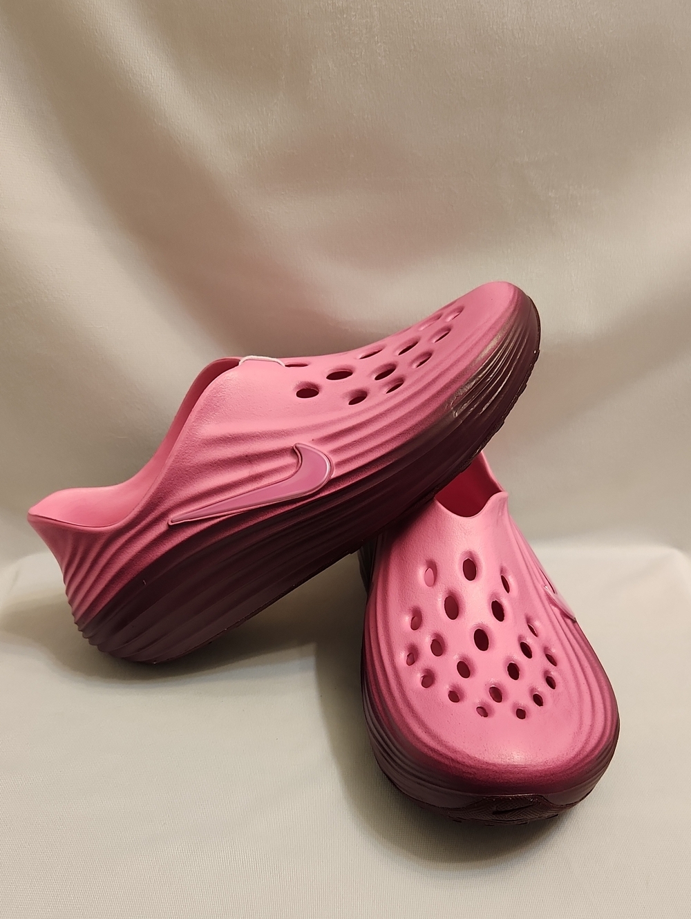 Nike Reactx Rejuvin8 Gradient Pink Spell Recovery Shoes (Uni M Size 9,W Size 10)